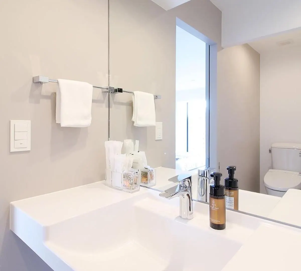 Bhotel Heiwaodori 401 - Brand New Apt Famous Hiroshima Dori 6Ppl Japan